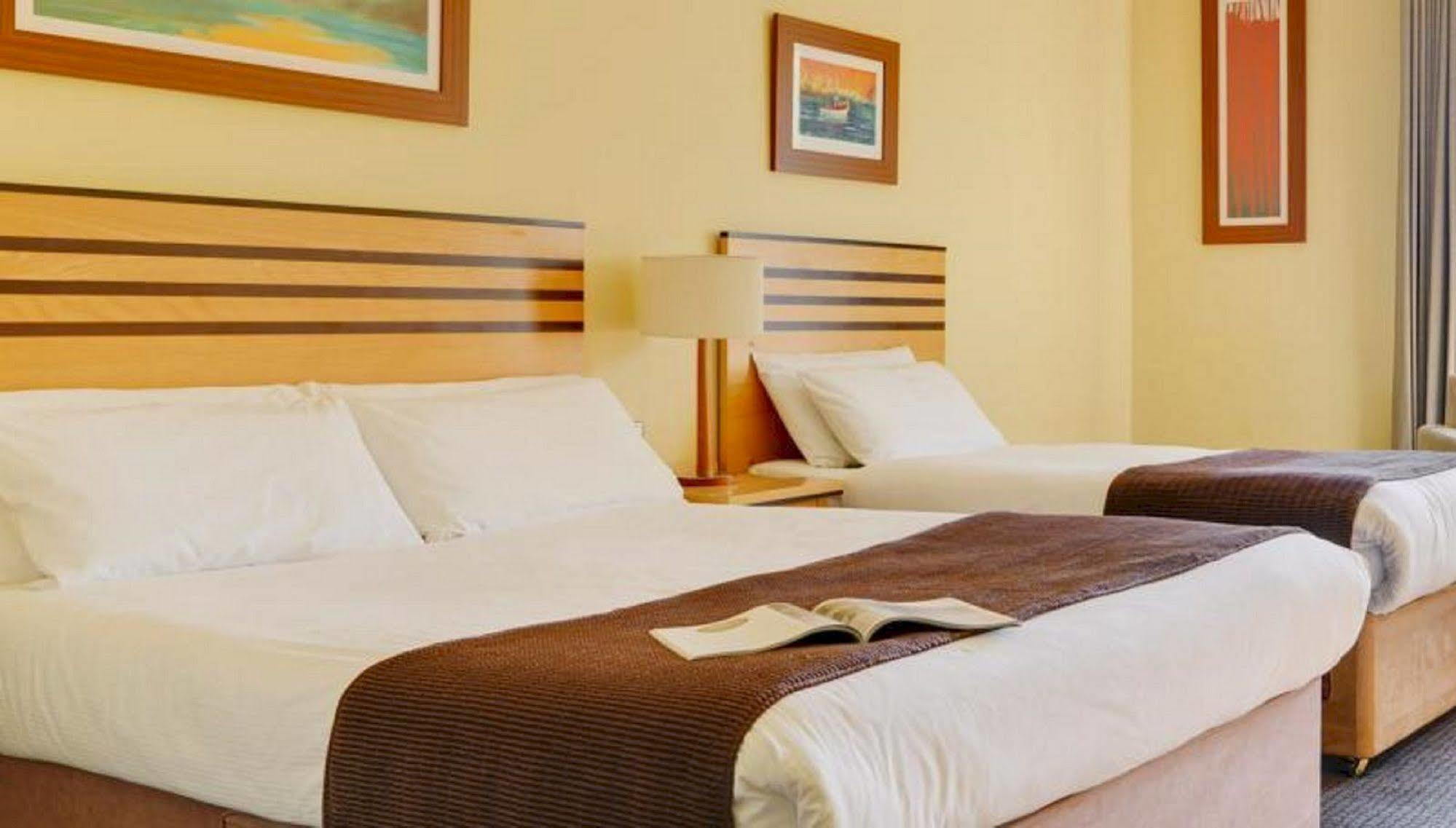 Breaffy Woods Hotel 캐슬바 외부 사진