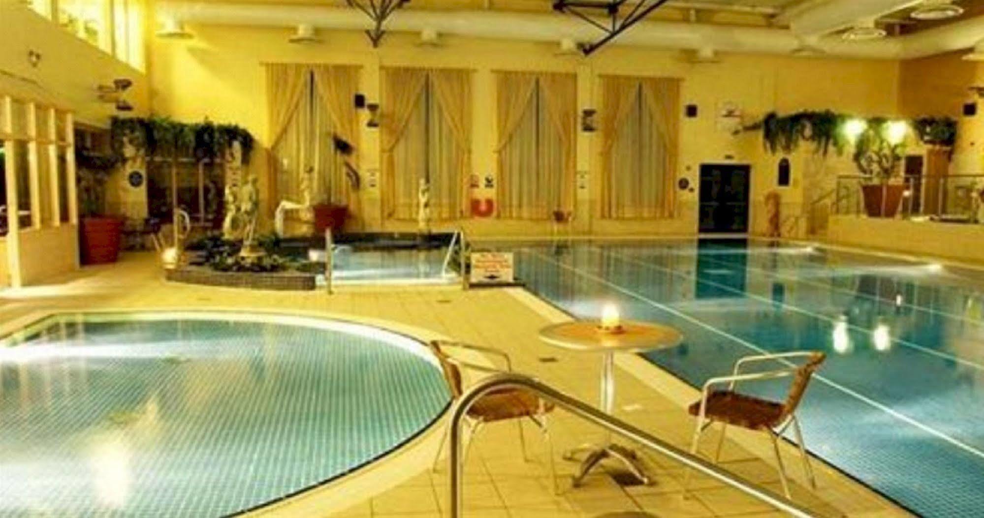 Breaffy Woods Hotel 캐슬바 외부 사진